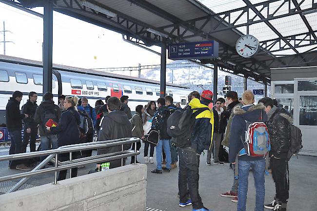 Gemäss Bundesamt für Statistik pendeln lediglich 15 Prozent der Walliser mit dem öV zum Arbeitsort.