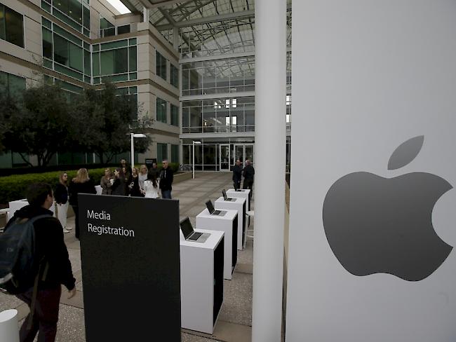 Besucherandrang am Hauptsitz von Apple im kalifornischen  Cupertino.