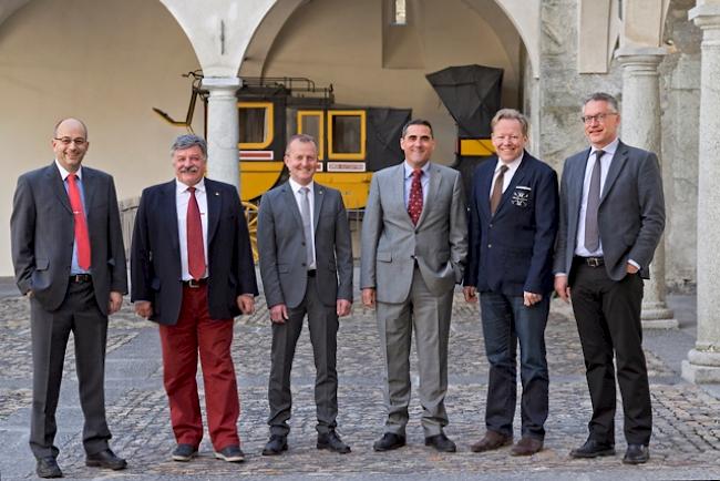 Verwaltungsrat & Geschäftsführer der Brig Simplon Tourismus AG (v.l.n.r.):
Reto Steiner, Beat Pfammatter, Jürg Krattiger, Stefan Luggen, Gregor Escher und Paul Schnidrig.