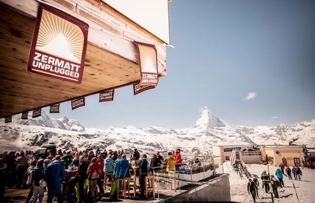 Die Walliser Bergbahnen setzen auf kulturelle Veranstaltungen wie etwa das Zermatt Unplugged, um auch gegen Ende Saison Gäste in die Skigebiete zu locken.