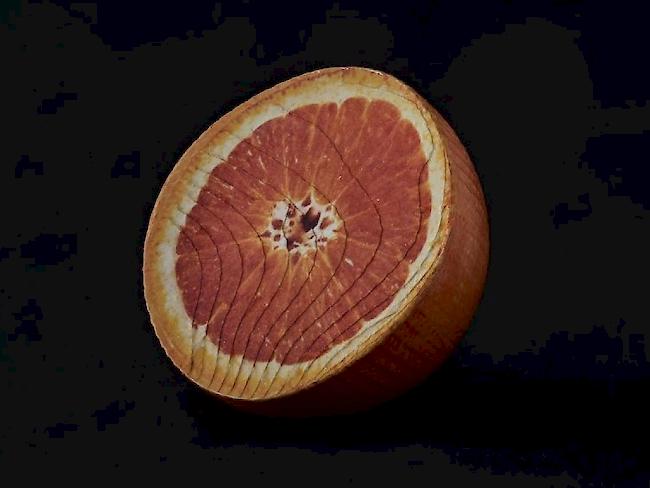 Catherine Leutenegger, "New Artificiality": Das Bild der pinken Grapefruit aus dem 3D-Drucker ist unter vielen anderen an den Bieler Fototagen zu sehen. (Pressebild)