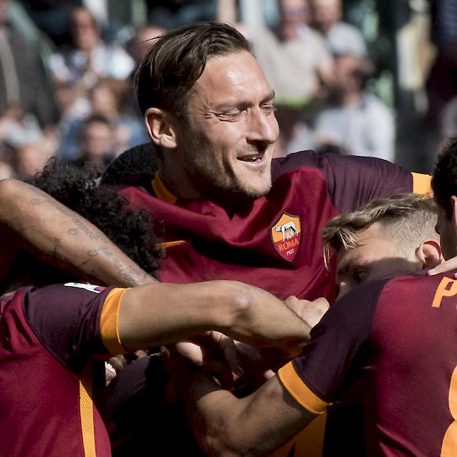 Francesco Totti wird als Torschütze gefeiert