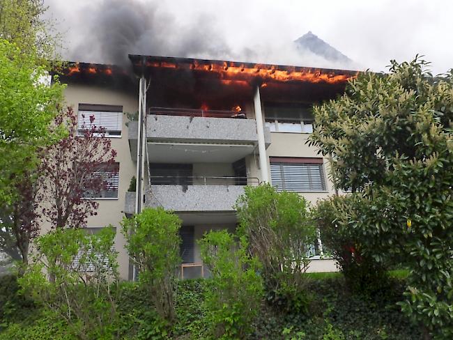 Beim Brand in einem Mehrfamilienhaus in Schänis SG ist am späten Samstagnachmittag ein Sachschaden von mehreren 100
