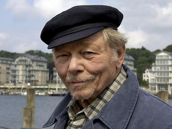 Der Schauspieler Uwe Friedrichsen ist tot. Er starb am Samstag 81-jährig in Hamburg. (dpa/Christian Hager)