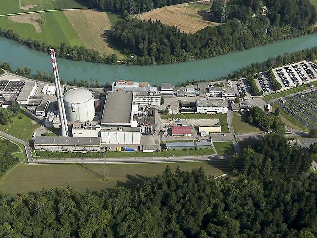 Atomkritische Anwohner haben gegen das Stilllegungsgesuch für das Kernkraftwerk Mühleberg Einsprache erhoben. (Archivbild)