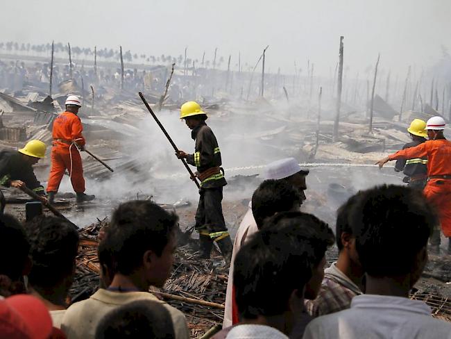 Die Hütten von mehr als 2000 Menschen brannten nieder.