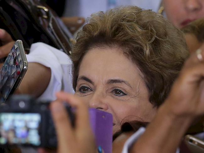 Rousseff kommt nicht aus den Negativschlagzeilen heraus - nun ermittelt die Justiz im Korruptionsskandal auch gegen die bedrängte Präsidentin.