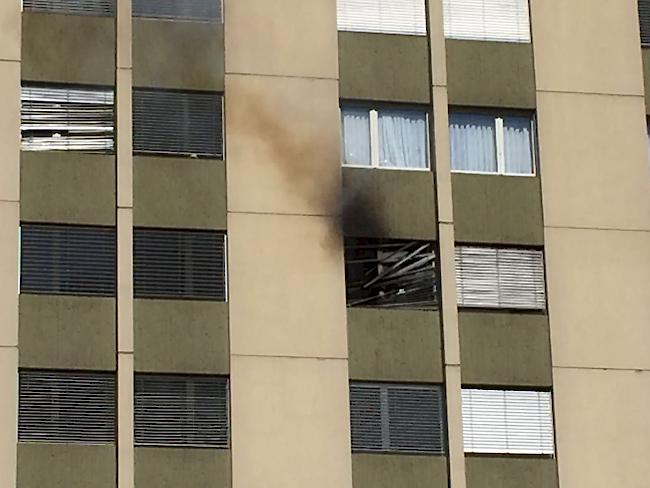 Rauch im sechsten Stockwerk des Gebäudes.