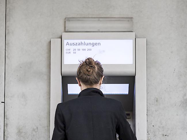 Wegen des Internetausfalls bei der Swisscom funktionierten am Dienstag in verschiedenen Städten die Bankomaten nicht mehr.