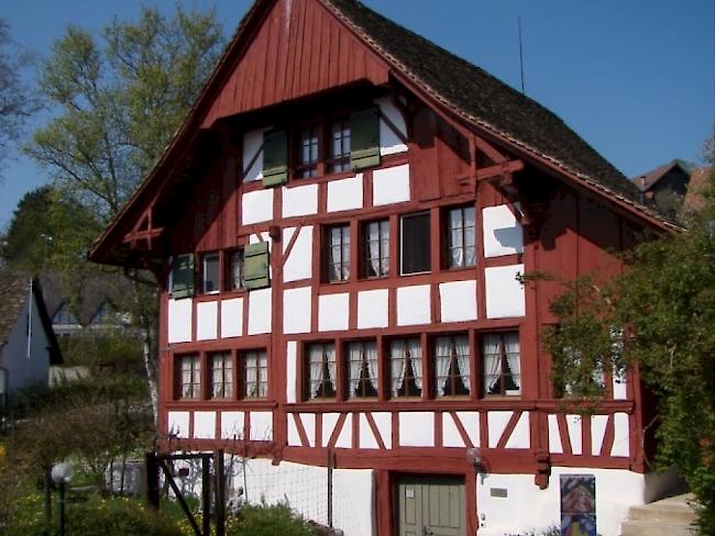 Das Johanna Spyri Museum befindet sich im Alten Schulhaus von Hirzel.