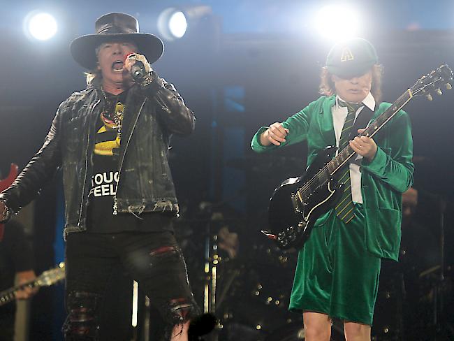 Gitarrist Angus Young (rechts) und Sänger Axel Rose auf der "Rock or Bust"-Tour - hier letzte Woche in Wien.