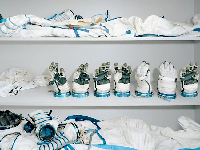 Was der Kleiderschrank von Astronauten hergibt, ist zwar funktionell, aber nicht gerade schick. Die Raumfahrt soll dennoch die Mode der Zukunft inspirieren.