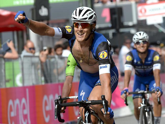 Der Italiener Matteo Trentin freut sich über seinen Etappensieg beim Giro d