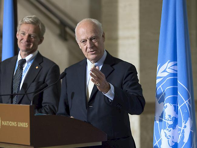 Jan Egeland (links) und Staffan de Mistura am Donnerstag in Genf.