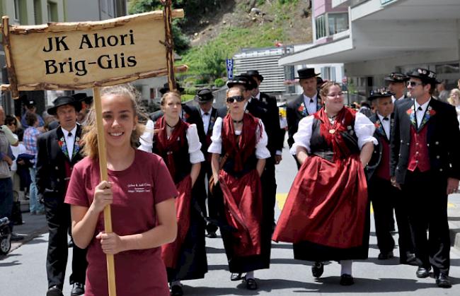 ... und der Jodlerklub Ahori aus Brig-Glis als Gäste im grössten Dorf im Wallis.