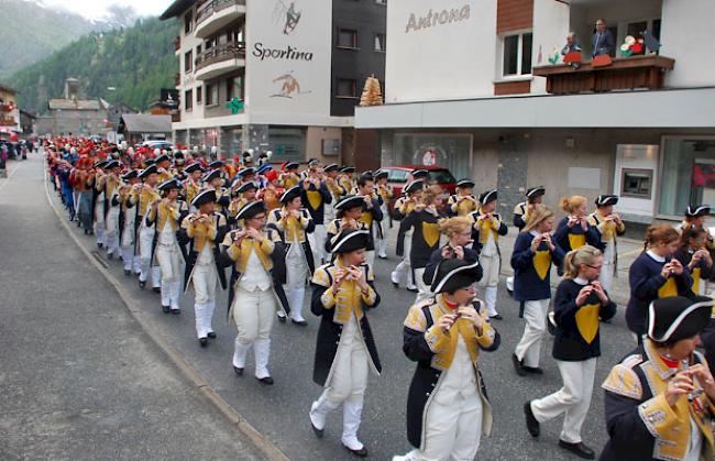 Impressionen vom 75. Oberwalliser Tambouren- und Pfeiferfest in Saas-Grund