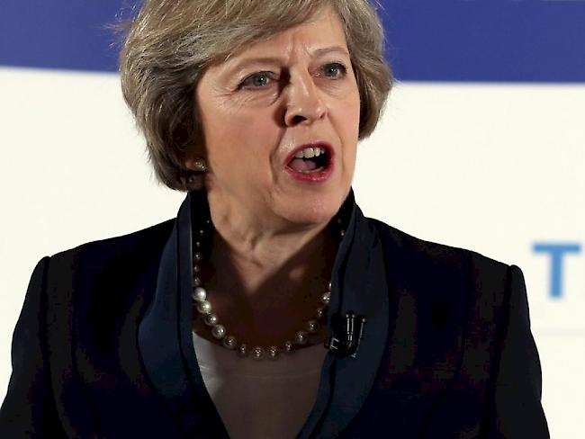 Seit Montagabend ist klar: Theresa May wird nächste Premierministerin von Grossbritannien. Nachdem ihre Konkurrentin Andrea Leadsome überraschend ihren Rückzug aus dem Rennen um das Amt erklärt hat, gab auch Premier David Cameron seinen Rücktritt per Mittwoch bekannt.