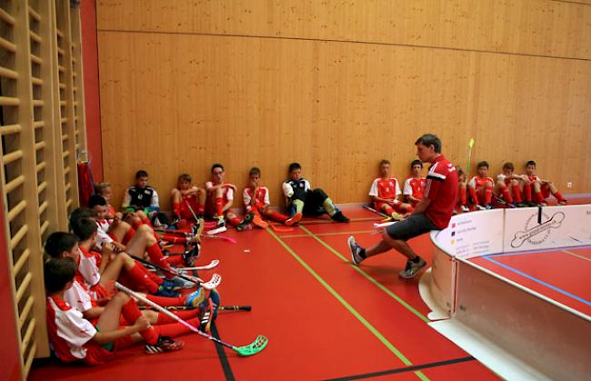 Am vergangenen Wochenende hat das Trainingsweekend der Walliser Unihockey-U15-Auswahl stattgefunden.
