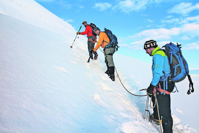 Ausgebildet. Der Kanton Wallis geht gegen unqualifizierte Bergführer härter vor. (Symbolbild)