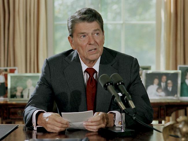 Der Mann, der 1981 auf den damaligen US-Präsidenten Ronald Reagan (im Bild) geschossen hat, darf bald die Psychiatrie verlassen. (Archiv)