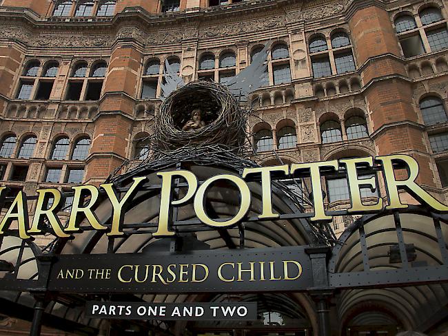 Das Palace Theater in London: Hier hat
das Theaterstück "Harry Potter und das verwunschene Kind" am Samstagnachmittag Weltpremiere gefeiert.