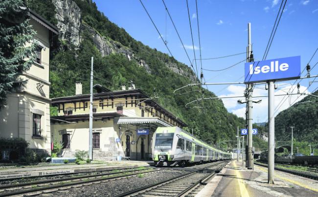Ein Bild, das sich noch mehr bieten wird: Ein "Lötschberger"-Zug der BLS am Bahnhof Iselle in Italien. (Archivbild)