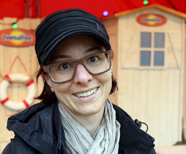 Karin Sauer (43), Villingen (D): «Ich gebe sicher nicht mehr als 100 Franken aus. Mein Partner und ich sind nur heute wegen unserer Lieblingsband «Biffy Clyro» hier. Diesen Aufenthalt verbinden wir mit einigen Wanderausflügen in den nächsten Tagen, damit sich die weite Reise aus Deutschland auch gelohnt hat.»