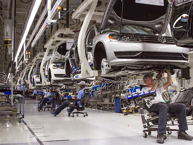 Wegen eines Lieferstopps zweier Firmen stand die Produktion bei Volkswagen teilweise still. Nach der Einigung könnten die Fertigung nun bald wieder hochgefahren werden.