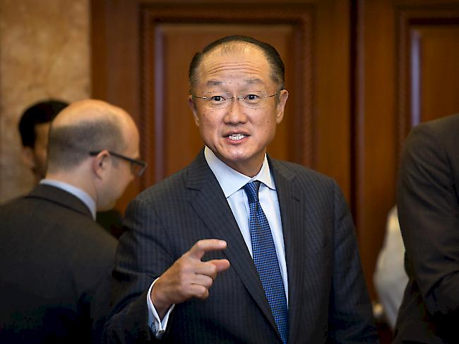 Die Mitarbeitervereinigung der Weltbank wirft ihm Führungsschwäche vor, er kandidiert für eine weitere Amtszeit als Präsident der Organisation: Jim Yong Kim. (Archivbild)