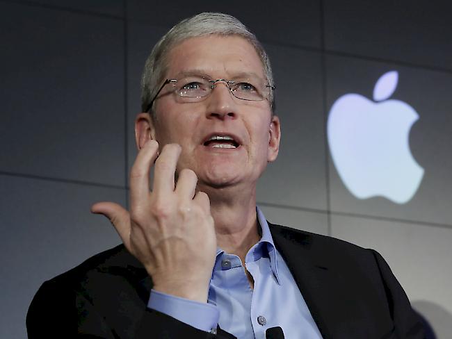 Sei fünf Jahren steht Tim Cook an der Spitze von Apple. Finanziell geschäftet der Nachfolger des verstorbenen Steve Jobs sehr erfolgreich. Der rasante technologische Wandel stellt aber auch für den IT-Giganten Apple eine Herausforderung dar.