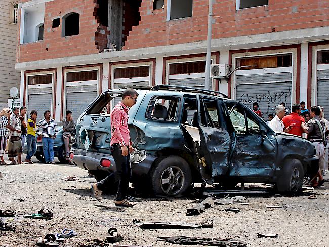 Foto eines Selbstmordanschlags in Aden vom Mai: In der Hafenstadt werden oft Attentate verübt, der heutige Anschlag forderte Dutzende Tote.