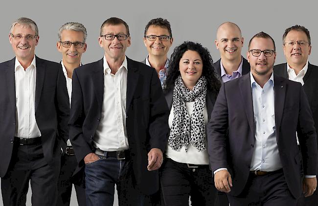 Die Kandidaten: René Salzmann, Mario Schmidt, Bruno Lochmatter, Natal Imahorn, Charlotte Salzmann, Matthias Walker, Philipp Matthias Bregy, Ulli Prior (von links nach rechts).