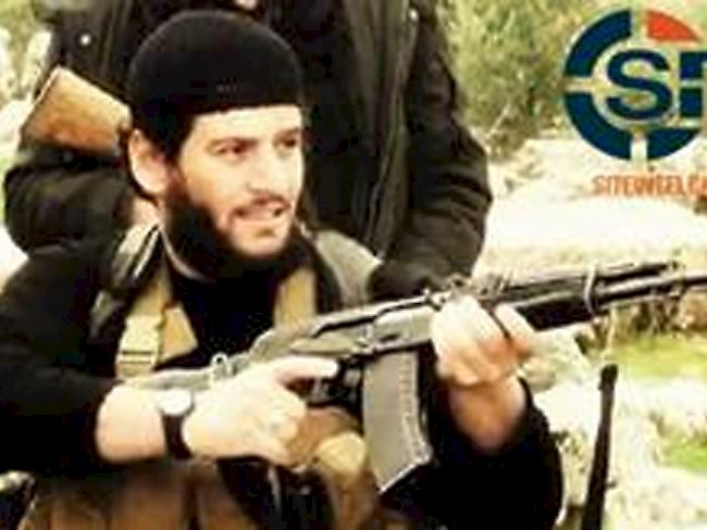 Abu Mohammed al-Adnani, IS-Sprecher und -Propagandachef, auf einem undatierten Bild, das vom  auf die Beobachtung islamistischer Websites spezialisierten US-Unternehmen Site veröffentlicht wurde.