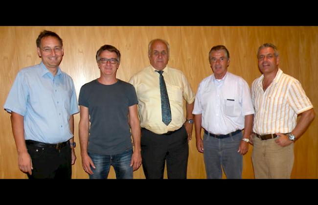 Von links: Thomas Egger (Direktor SAB), Diego Clausen (Grossrat und Fraktionschef), Alex Schwestermann (Parteipräsident und Grossrat), Philipp Schnyder (Grossrat) und Cornelius Imboden (Grossratssuppleant).