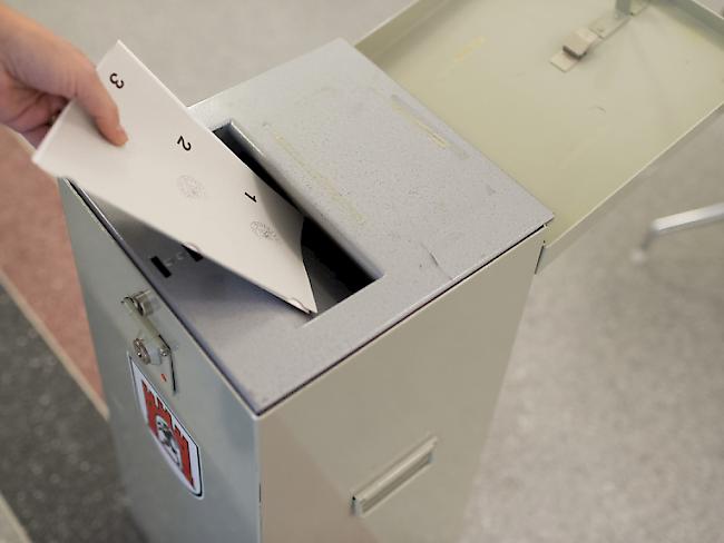 Die Stimmberechtigten in der Schweiz entscheiden am heutigen Sonntag über drei nationale Vorlagen. (Archivbild)