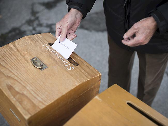 Die Stimmlokale wurden geschlossen. Die Schweizer Stimmberechtigten hab über drei nationale Vorlagen abgestimmt. (Symbolbild)