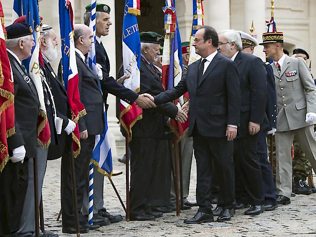 Frankreichs Präsident François Hollande beim Treffen in Paris mit Veteranen des Algerienkriegs