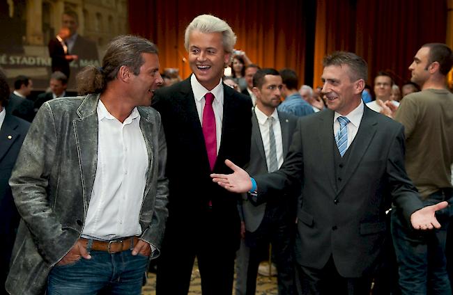 Rechtspopulisten unter sich. Oskar Freysinger hier mit Geert Wilders und Rene Stadtkewitz (Sept. 2011).