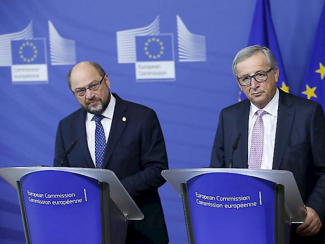 Sie sehen noch kein Ende der EU-Krise: EU-Parlamentspräsident Martin Schulz (links) und EU-Kommissionspräsident Jean-Claude Juncker. (Archiv)