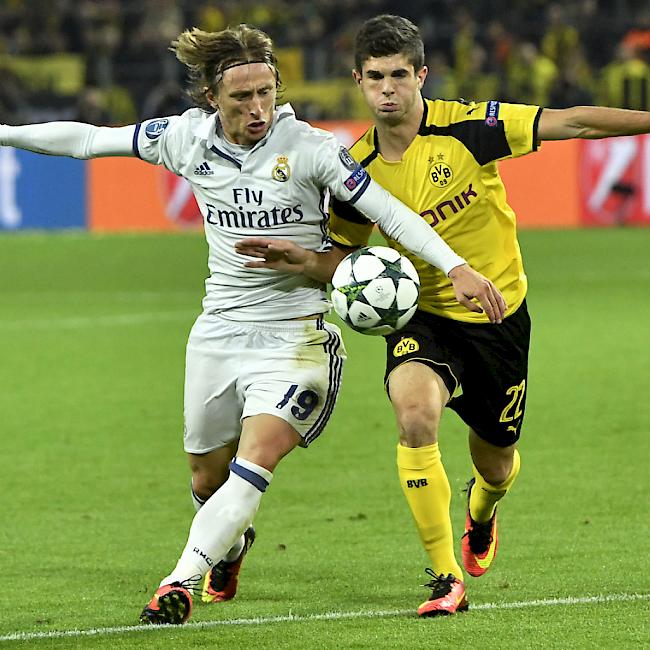 Das Duell zwischen Borussia Dortmund (Christian Pulisic, rechts) und Real Madrid (Luka Modric) war höchst umkämpft und ebenso unterhaltsam