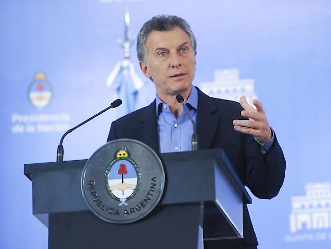 Er wirft der Regierung seiner Vorgängerin vor, für die hohe Armutsquote in Argentinien verantwortlich zu sein: Präsident Mauricio Macri.