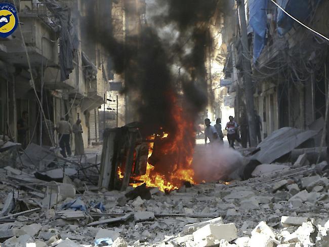 US-Präsident Barack Obama und die deutsche Bundeskanzlerin Angela Merkel haben die Angriffe der syrischen und russischen Armee auf Aleppo als "barbarisch" verurteilt. (Bild Archiv, 27.9. 2016)