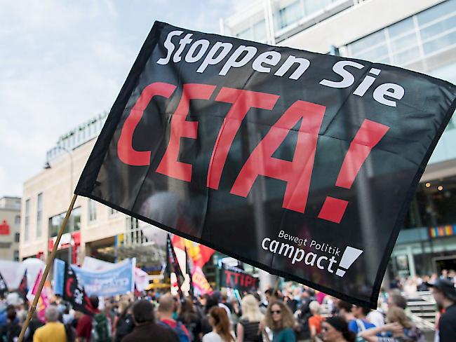 Die EU und Kanada wollen genau das verhindern und suchen in weiteren Gesprächen, das Ceta-Abkommen zu retten