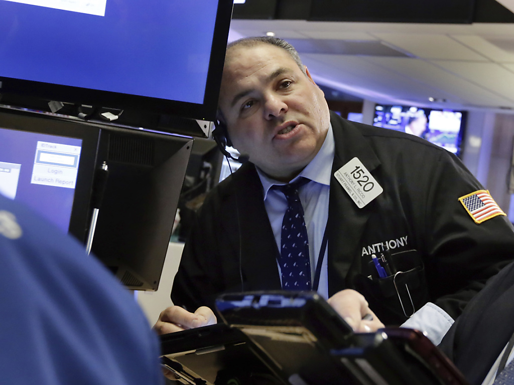 · New York, Mitte der er Jahre: der junge und ehrgeizige Jordan Belfort stammt aus einfachen Verhältnissen und möchte Börsenmakler an der Wall Street werden. Er wird vom exzentrischen Mark.