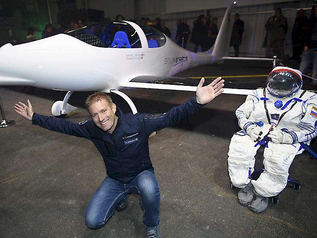 Der Westschweizer Abenteurer Raphaël Domjan will mit seinem Solarflugzeug auf bis zu 25