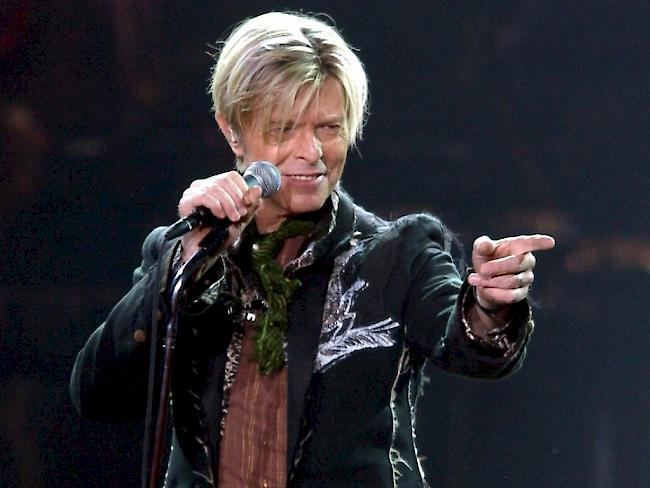 Noch immer in blühender Erinnerung: Der vor einem Jahr verstorbene Popstar David Bowie. (Archivbild)