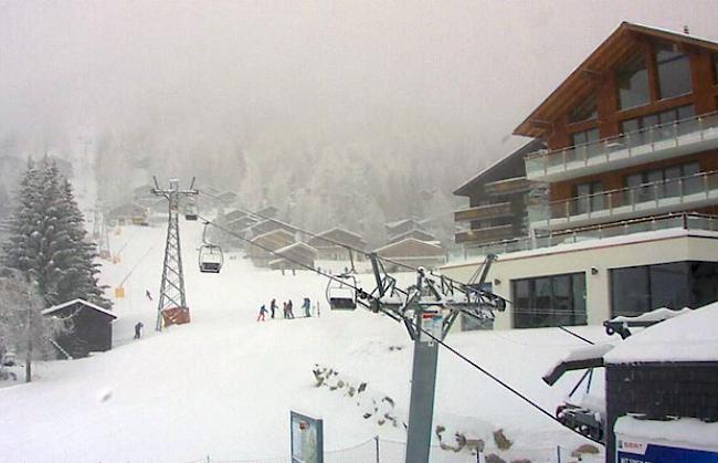 Entlang der Alpen soll bis zu 40 Zentimeter Schnee fallen. Im Bild: Bellwald.