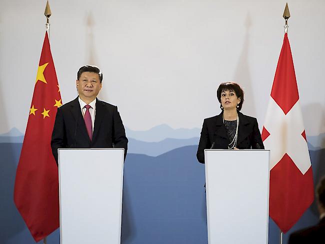 Der chinesische Präsident Xi Jinping und Bundespräsidentin Doris Leuthard lobten vor den Medien die Beziehungen zwischen beiden Staaten und bezeichneten die Gespräche als fruchtbar.