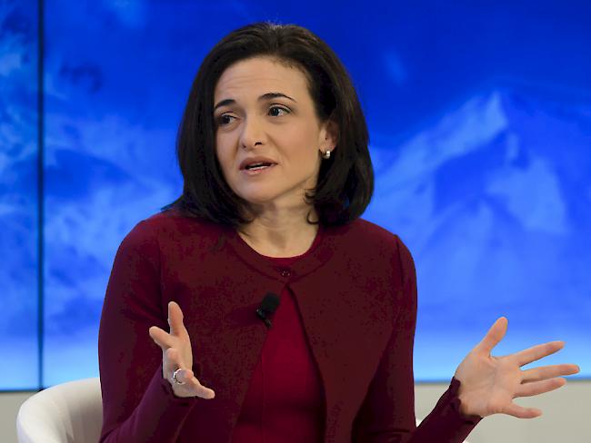 Facebook-COO Sheryl Sandberg bei einer Diskussion am letztjährigen WEF in Davos. (Archivbild)