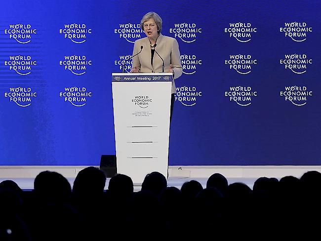 Die britische Regierungschefin Theresa May strebt ein"mutiges und ambitioniertes Handelsabkommen mit der EU" an.